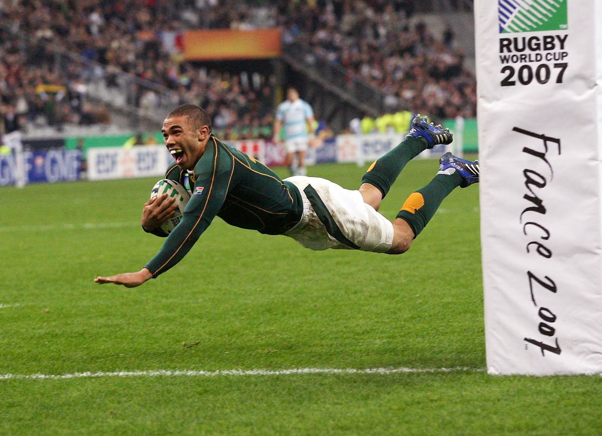 Bryan Habana of South Africa scores his second try