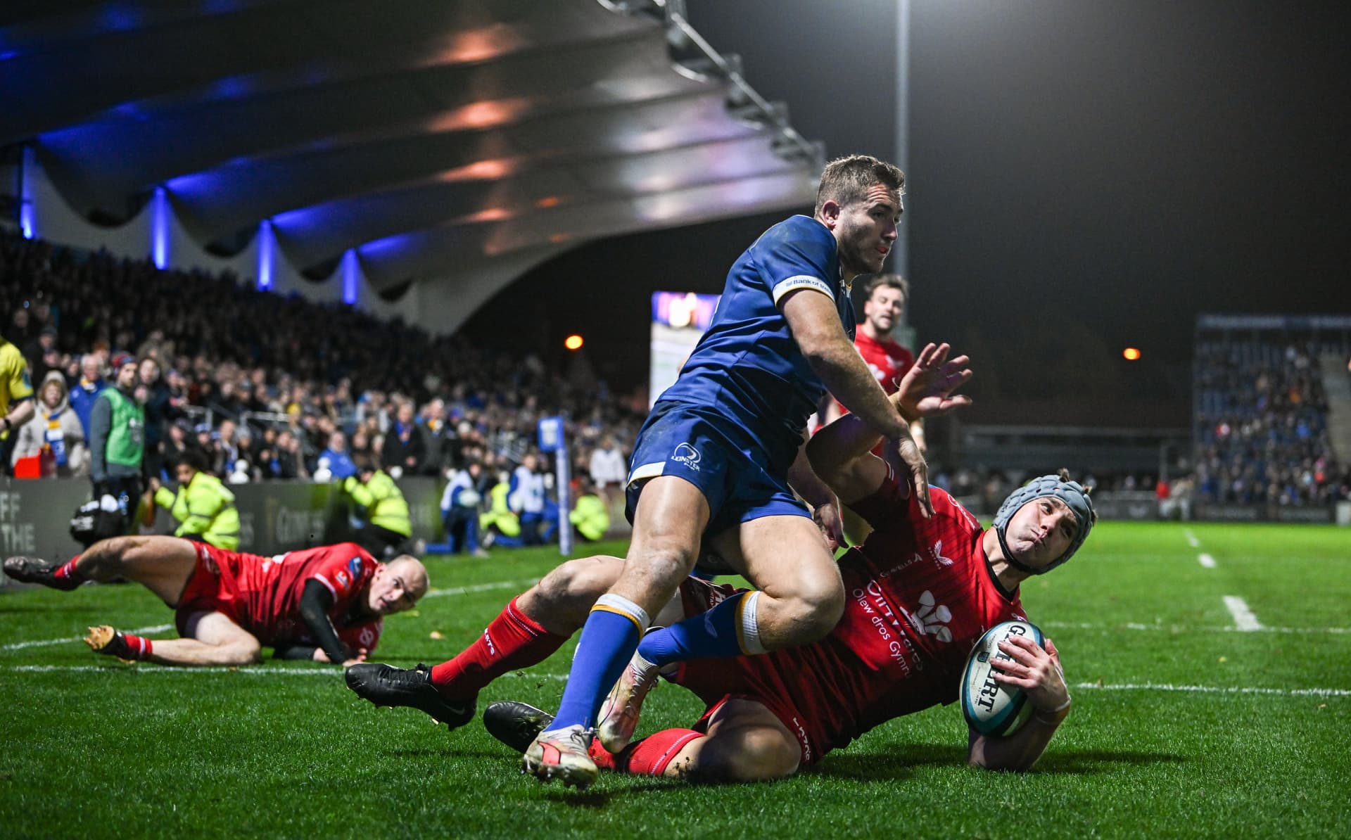Tomi Lewis of Scarlets