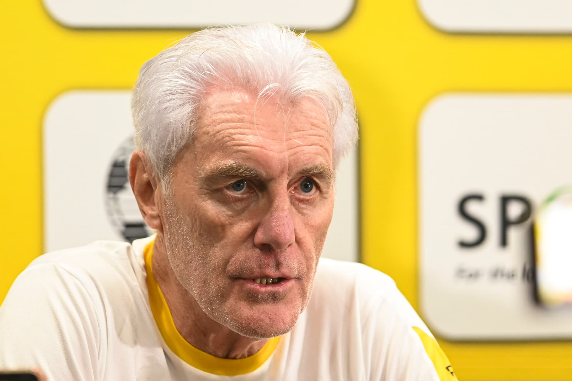 Former Bafana Captain Mokoena Backs Hugo Broos Over 11-Defender Squad Call