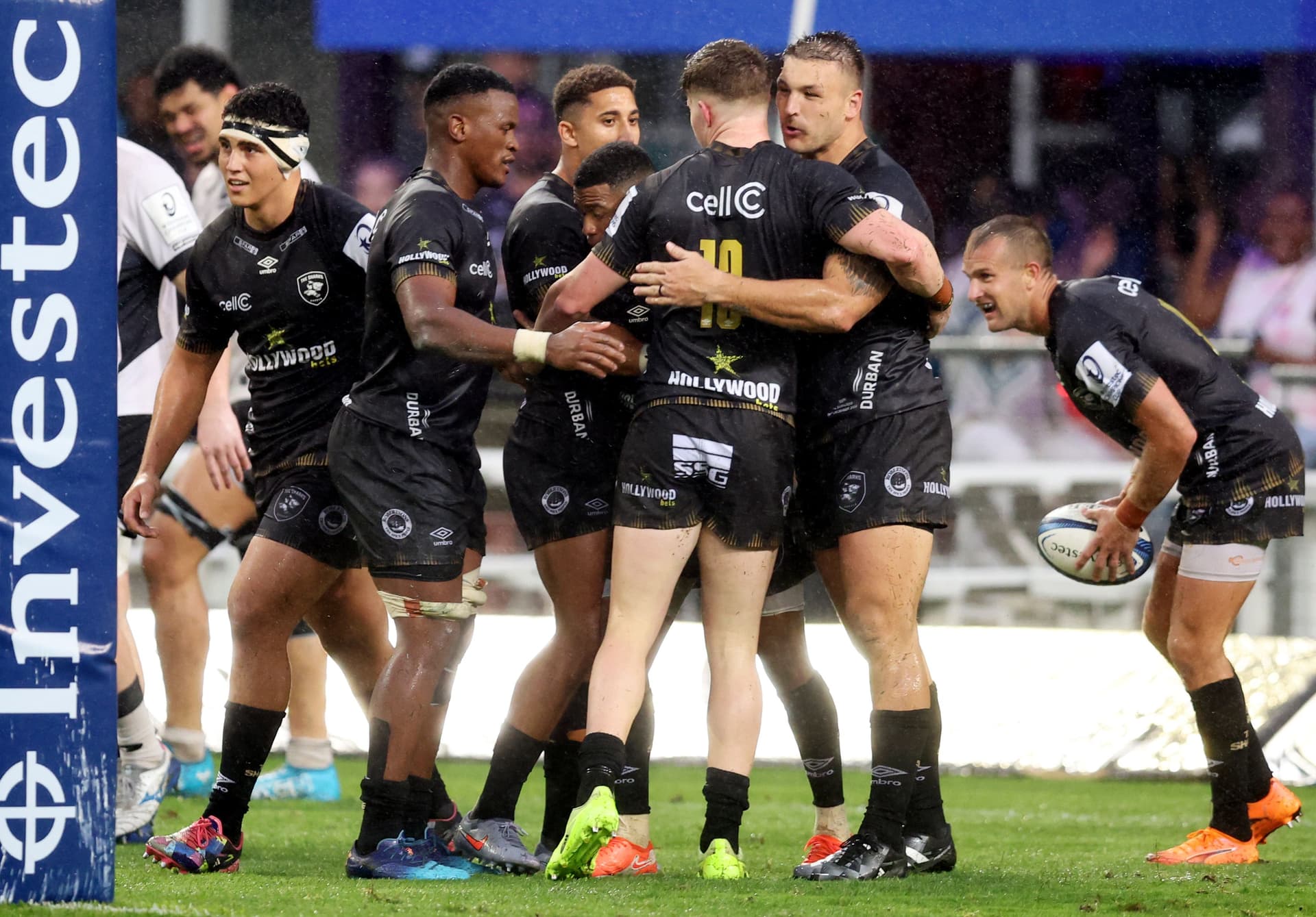 Grant Williams with fellow Hollywoodbets Sharks players