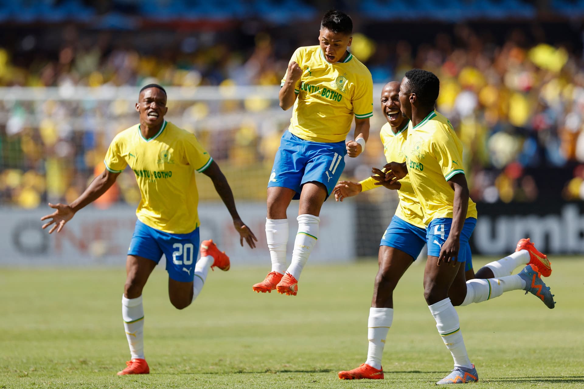 Marcelo Allende celebrates scoring his team's first goal