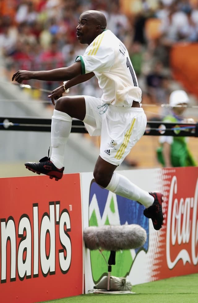 Siyabonga Nomvethe of South Africa celebrates